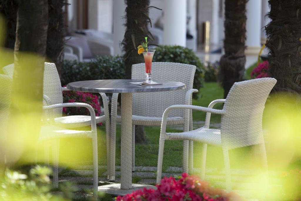 Grand Hotel Trieste & Victoria Abano Terme Esterno foto Hotel's garden