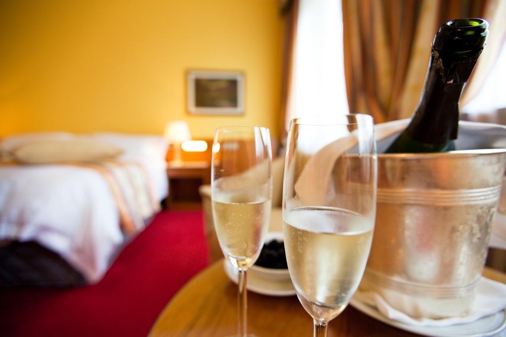Grand Hotel Trieste & Victoria Abano Terme Esterno foto Prosecco DOC
