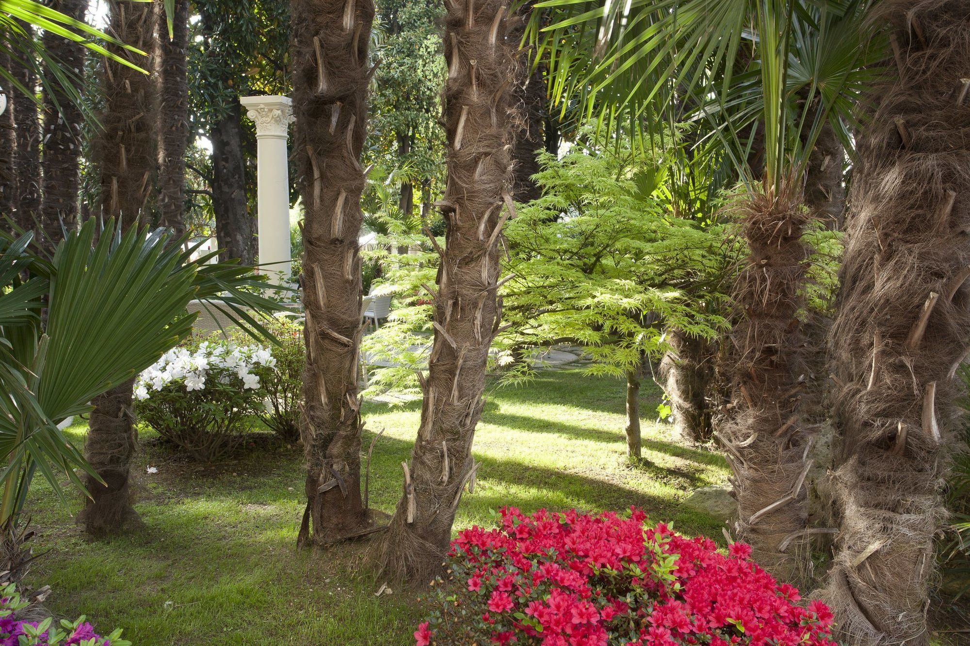 Grand Hotel Trieste & Victoria Abano Terme Esterno foto The gardens of the Villa Durazzo-Pallavicini
