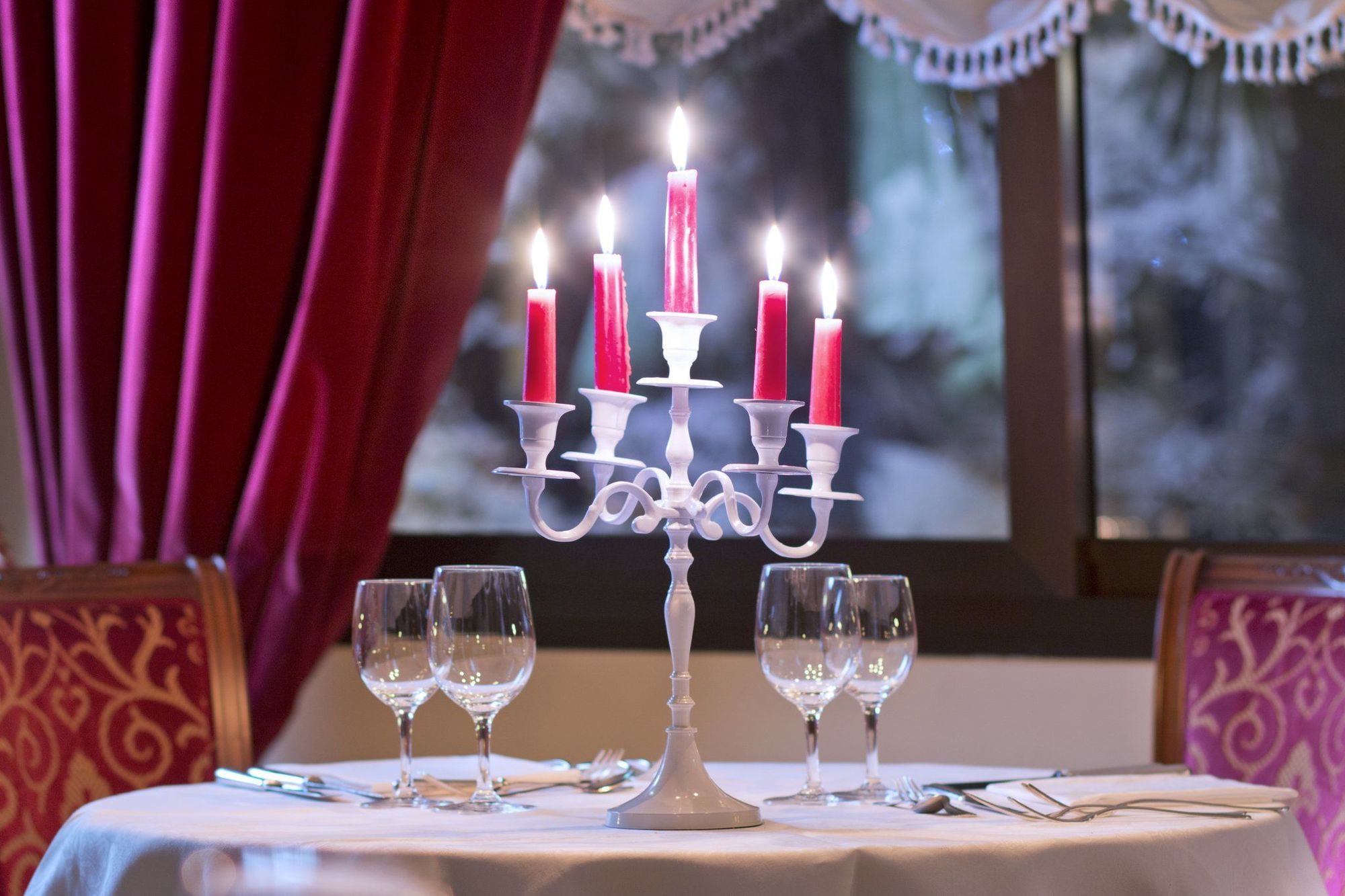 Grand Hotel Trieste & Victoria Abano Terme Ristorante foto A candelabra with five candle holders