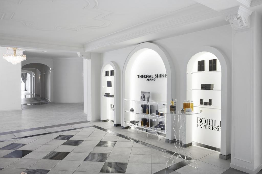 Grand Hotel Trieste & Victoria Abano Terme Esterno foto The interior of the spa