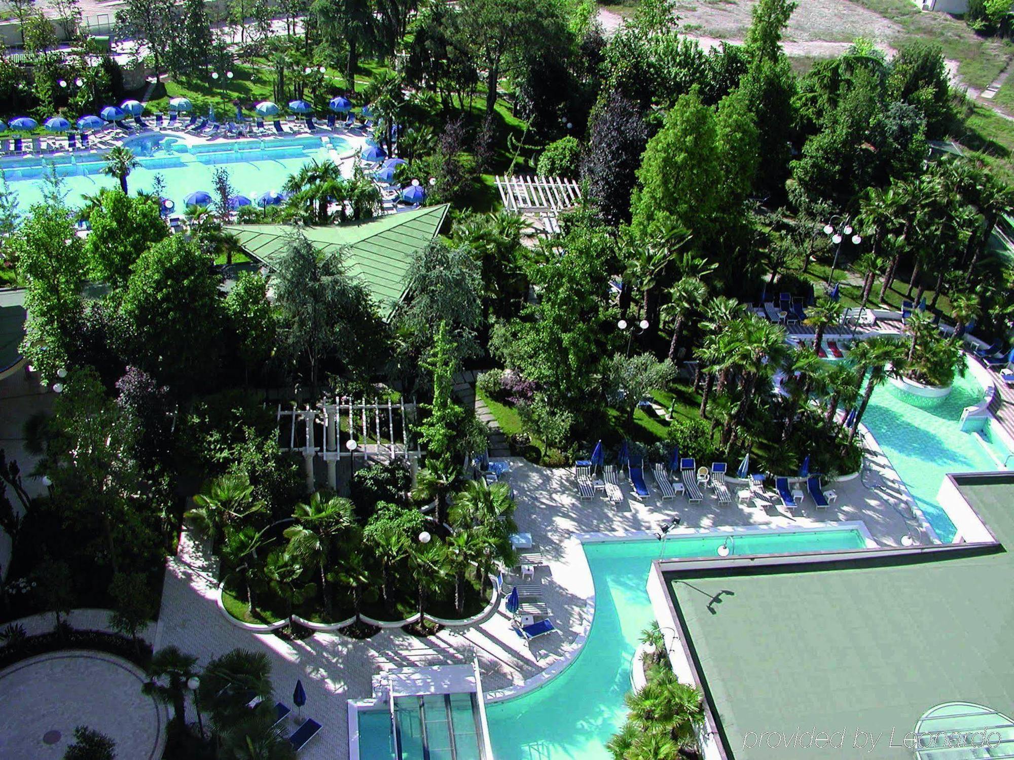 Grand Hotel Trieste & Victoria Abano Terme Servizi foto Aerial view of the hotel