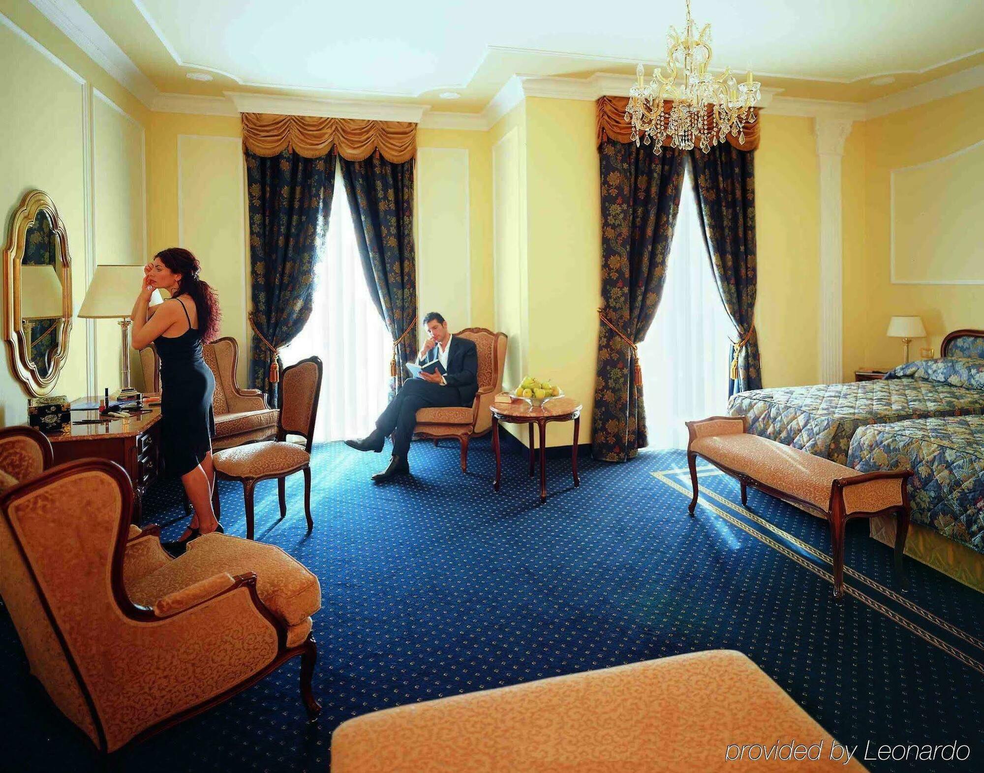 Grand Hotel Trieste & Victoria Abano Terme Esterno foto A suite at the hotel